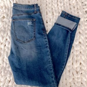 Junior’s Celebrity Pink The Spice Distressed Mid Rise Skinny Jean